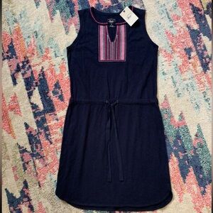NWT! G. H. Bass & Co sleeveless 100% cotton dress. Tie waist with tribal design